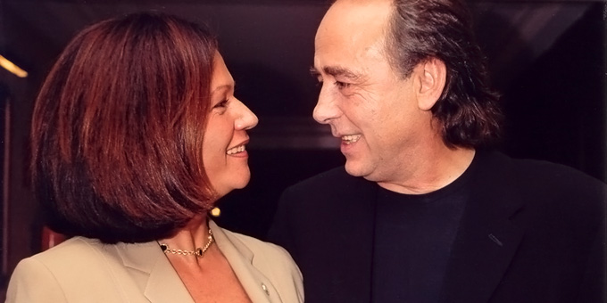 2001: con Joan Manuel Serrat