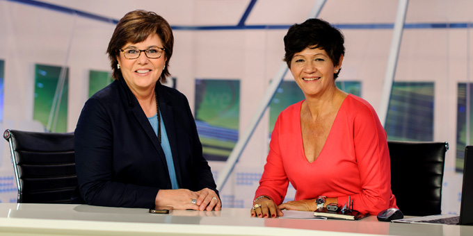 Alicia Romay con María Escario en los platós de RTVE