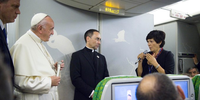 A bordo del vuelo papal